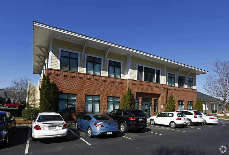 10224 Hickorywood Hill Ave, Huntersville, NC à vendre - Photo de l’immeuble – Image 1 sur 15