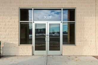 3012-3066 Village Park Dr, Plover, WI à louer Photo de l’immeuble– Image 2 sur 32