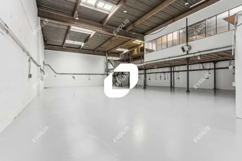 Bureau dans Aubervilliers à louer - Photo de l’immeuble – Image 2 sur 12