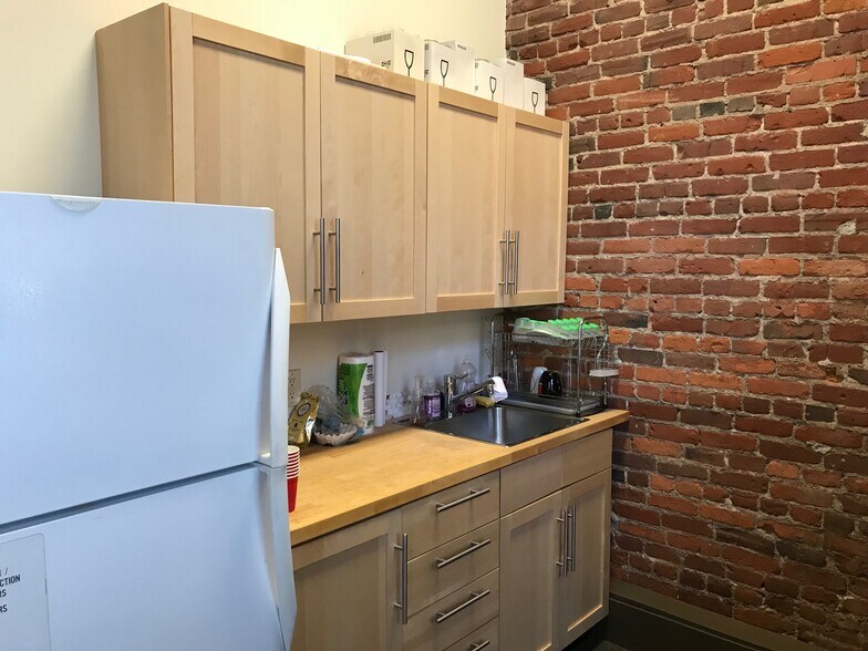 207 1st Ave S, Seattle, WA à louer - Photo intérieure – Image 2 sur 5