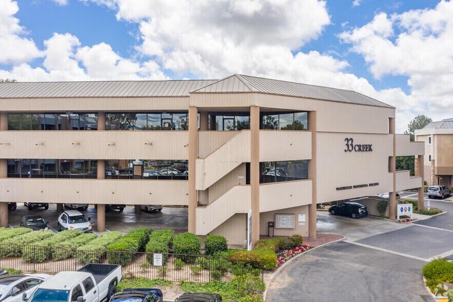 39 Creek Rd, Irvine, CA à louer - Photo principale – Image 1 sur 3