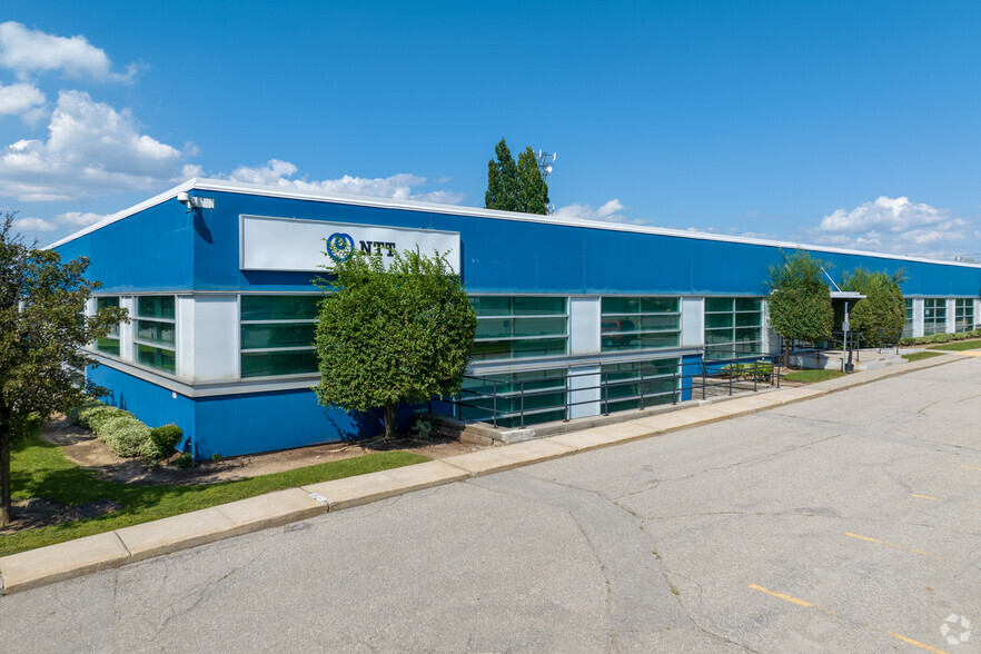 251 Attwell Dr, Toronto, ON à vendre - Photo principale – Image 1 sur 3