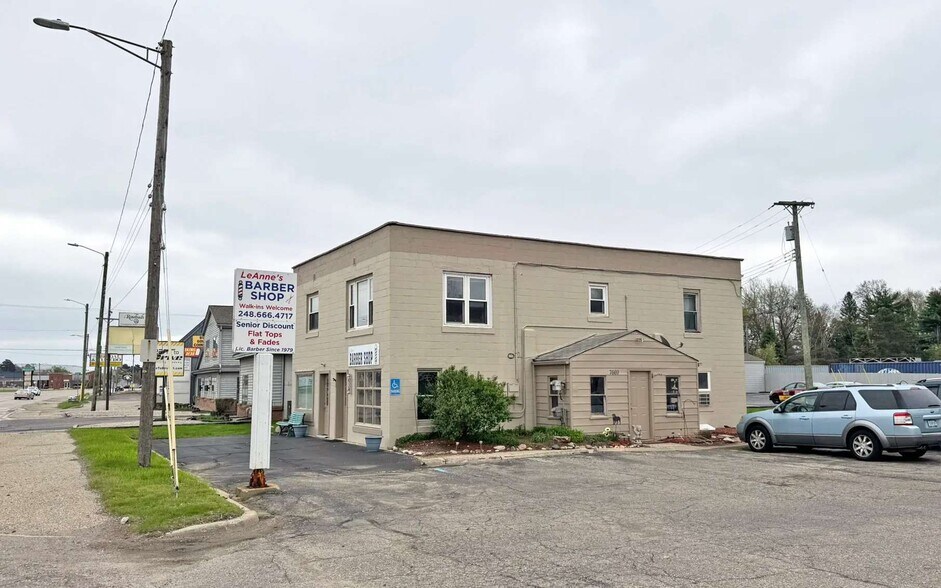 7669 Highland Rd, Waterford, MI à vendre - Photo de l’immeuble – Image 3 sur 4