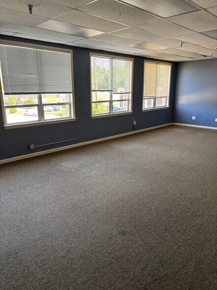 7 Fir Ct, Oakland, NJ à louer - Photo intérieure – Image 2 sur 7