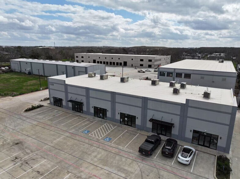 1320 Almeda Genoa Rd, Houston, TX à louer - Photo de l’immeuble – Image 2 sur 11