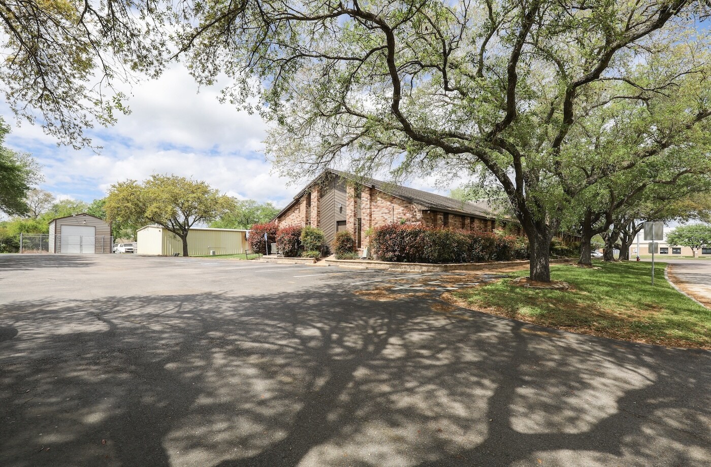 2095 W Main St, League City, TX à louer Photo de l’immeuble– Image 1 sur 8