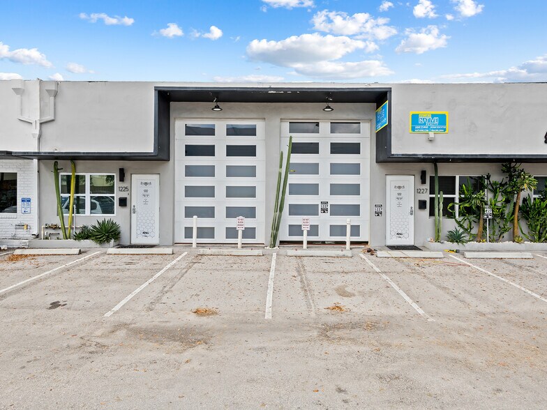 850 NE 13th St, Fort Lauderdale, FL à louer - Photo de l’immeuble – Image 3 sur 27