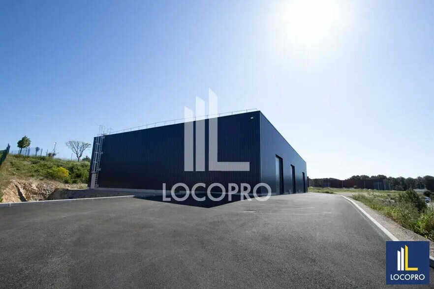 Industriel/Logistique dans Lambesc à louer - Photo de l’immeuble – Image 1 sur 9