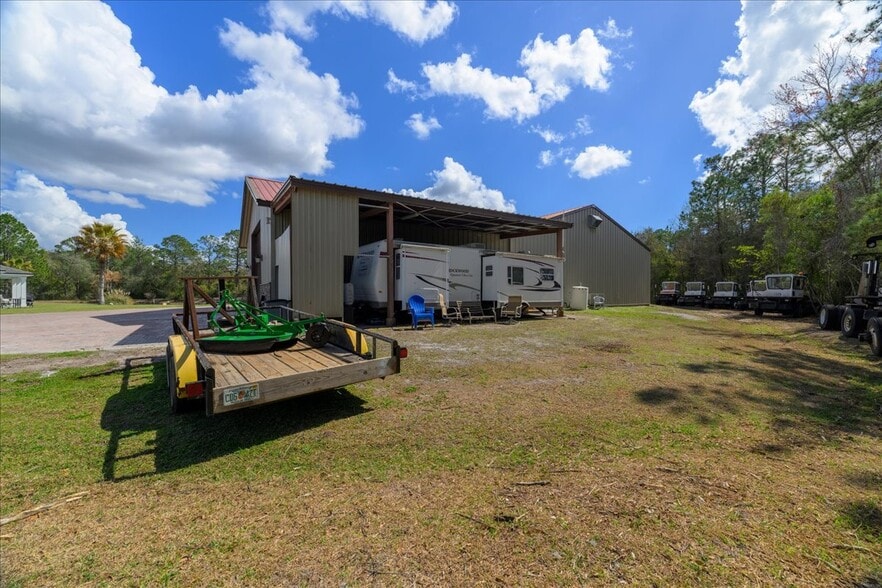 108 Pilothouse Ct, Palatka, FL à vendre - Photo principale – Image 1 sur 1