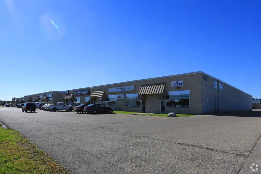 107 Manitou Dr, Kitchener, ON à louer - Photo principale – Image 1 sur 3