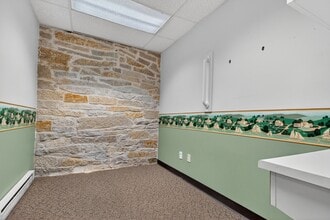 1111 Delafield St, Waukesha, WI à louer Photo intérieure– Image 1 sur 10