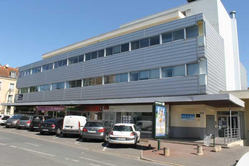Bureau dans Corbeil-Essonnes à louer - Photo de l’immeuble – Image 1 sur 8