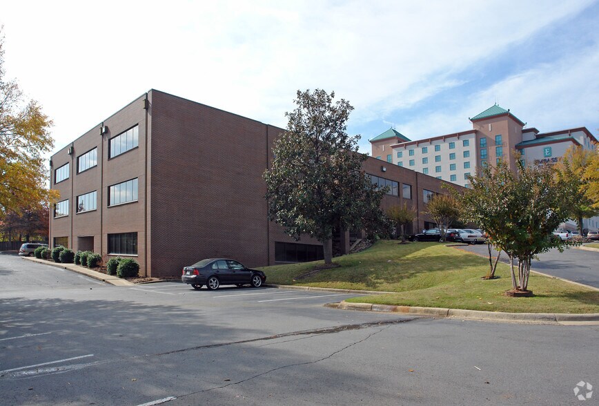 11219 Financial Centre Pky, Little Rock, AR à louer - Photo de l’immeuble – Image 2 sur 9