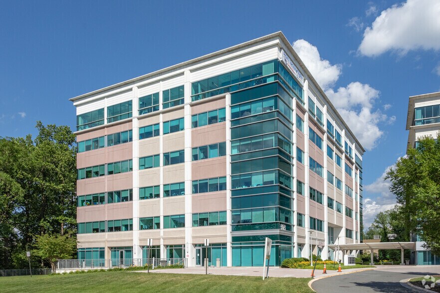 3023 Hamaker Ct, Fairfax, VA à louer - Photo principale – Image 1 sur 4