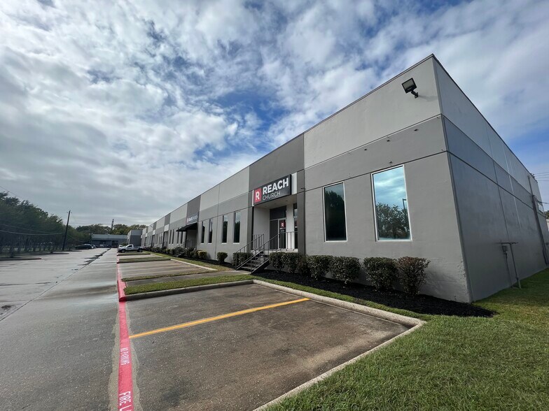 16920 Texas Ave, Webster, TX à louer - Photo de l’immeuble – Image 1 sur 8