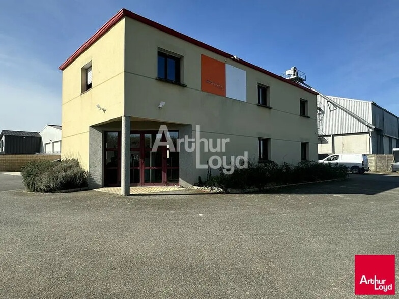 Local d'activités dans Corps-Nuds à vendre - Photo de l’immeuble – Image 1 sur 6