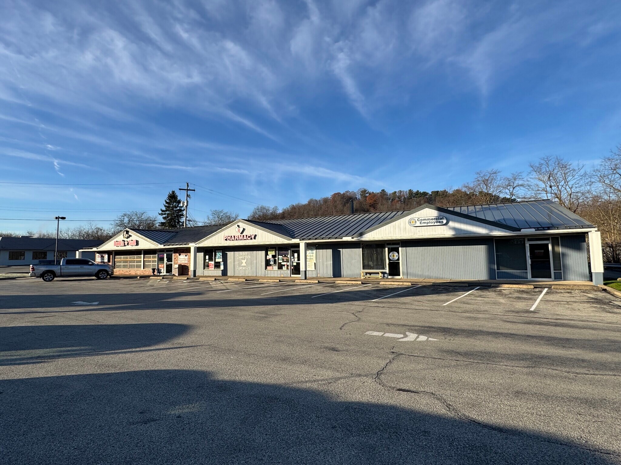 195 Sheffield Dr, Delmont, PA à louer Photo de l’immeuble– Image 1 sur 5