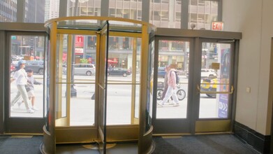 180 N Michigan Ave, Chicago, IL à louer - Vidéo sur l’annonce professionnelle 