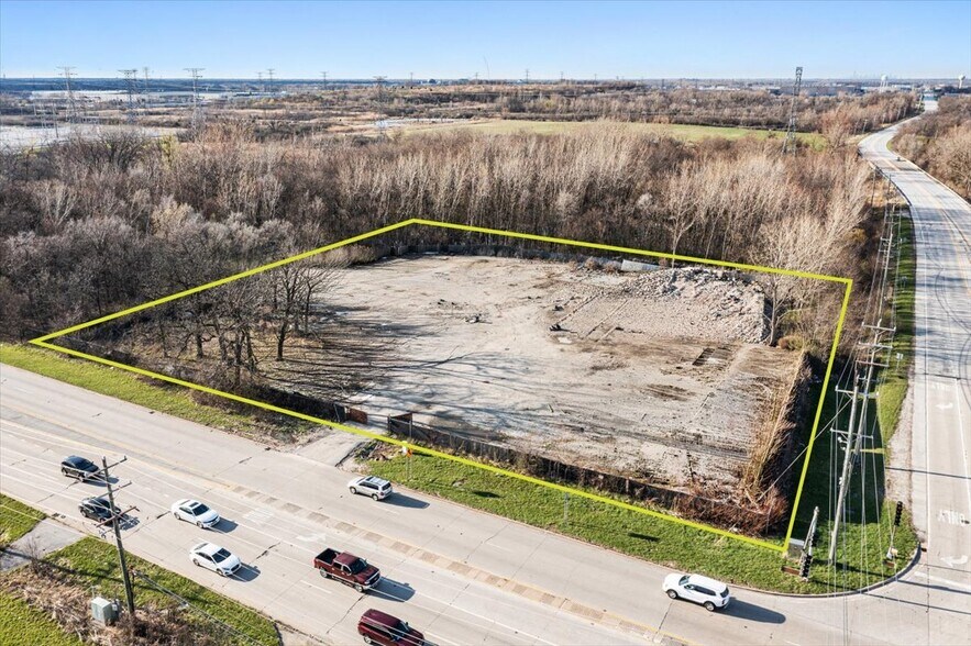 701 E Sauk Trl, South Chicago Heights, IL à vendre - Photo principale – Image 1 sur 3