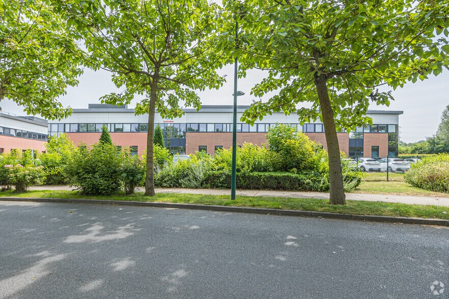 7 Rue Du Commandant D'estienne D'orves, Villeneuve-la-Garenne à louer - Photo de l’immeuble – Image 2 sur 2
