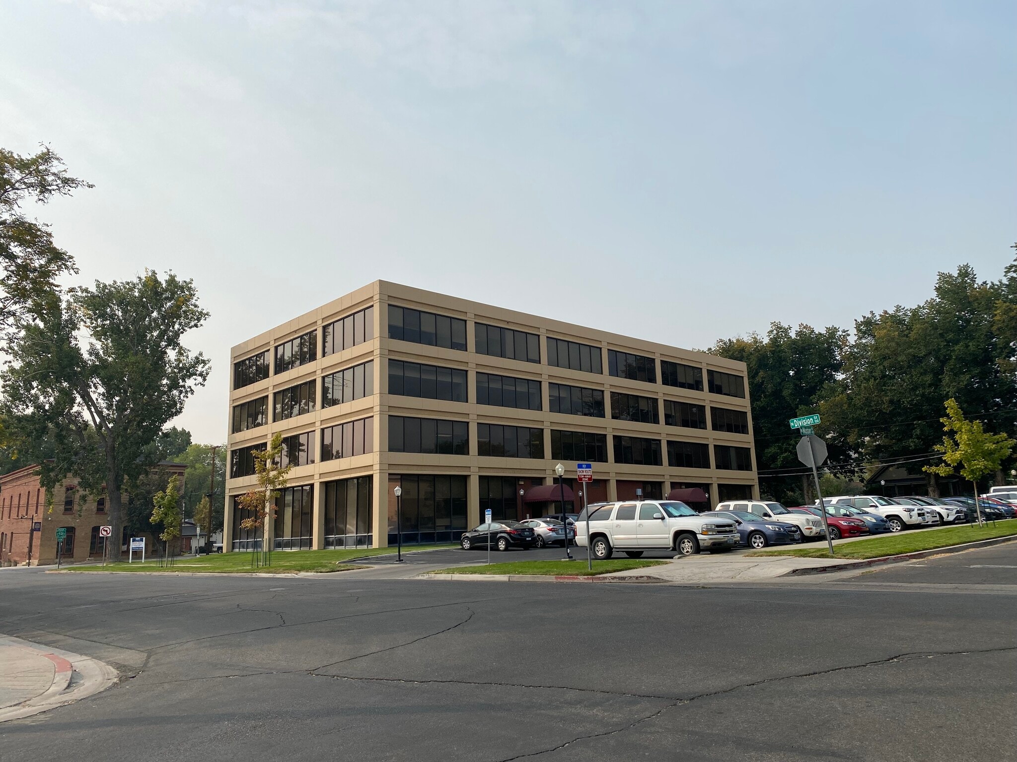 400 W King St, Carson City, NV à louer Photo principale– Image 1 sur 5