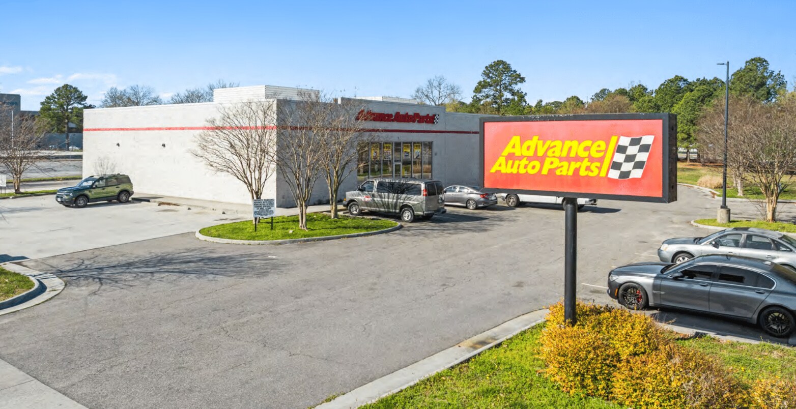 5741 East Virginia Beach Boulevard, Norfolk, VA à vendre Photo principale– Image 1 sur 5