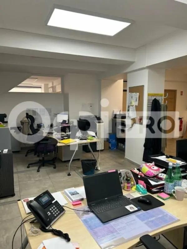 Plus de détails pour Local commercial à louer