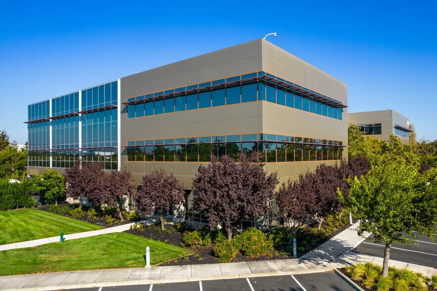 6900 Paseo Padre Pky, Fremont, CA à louer - Photo de l’immeuble – Image 1 sur 6
