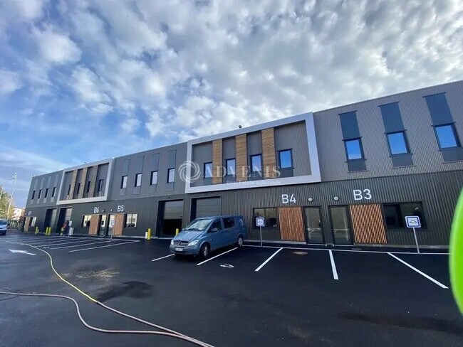 Plus de détails pour Local d'activités à louer