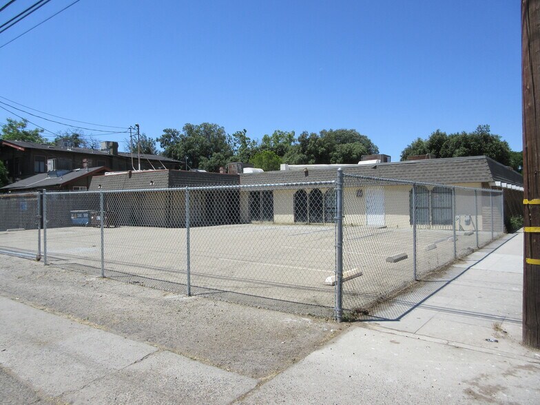 190 N Van Ness Ave, Fresno, CA à vendre - Photo de l’immeuble – Image 3 sur 21
