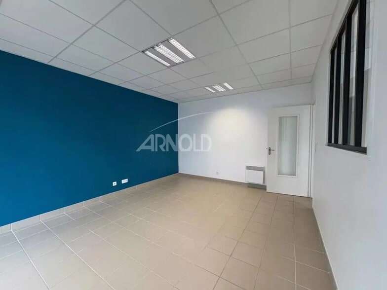 Local commercial dans Nantes à louer - Photo de l’immeuble – Image 3 sur 8