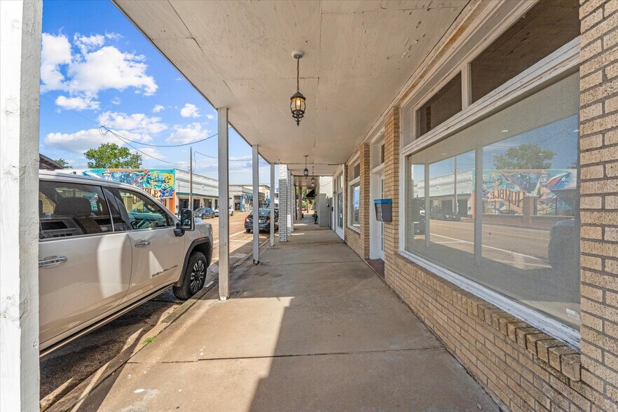313 E Main St, Humble, TX à vendre - Photo de l’immeuble – Image 3 sur 49