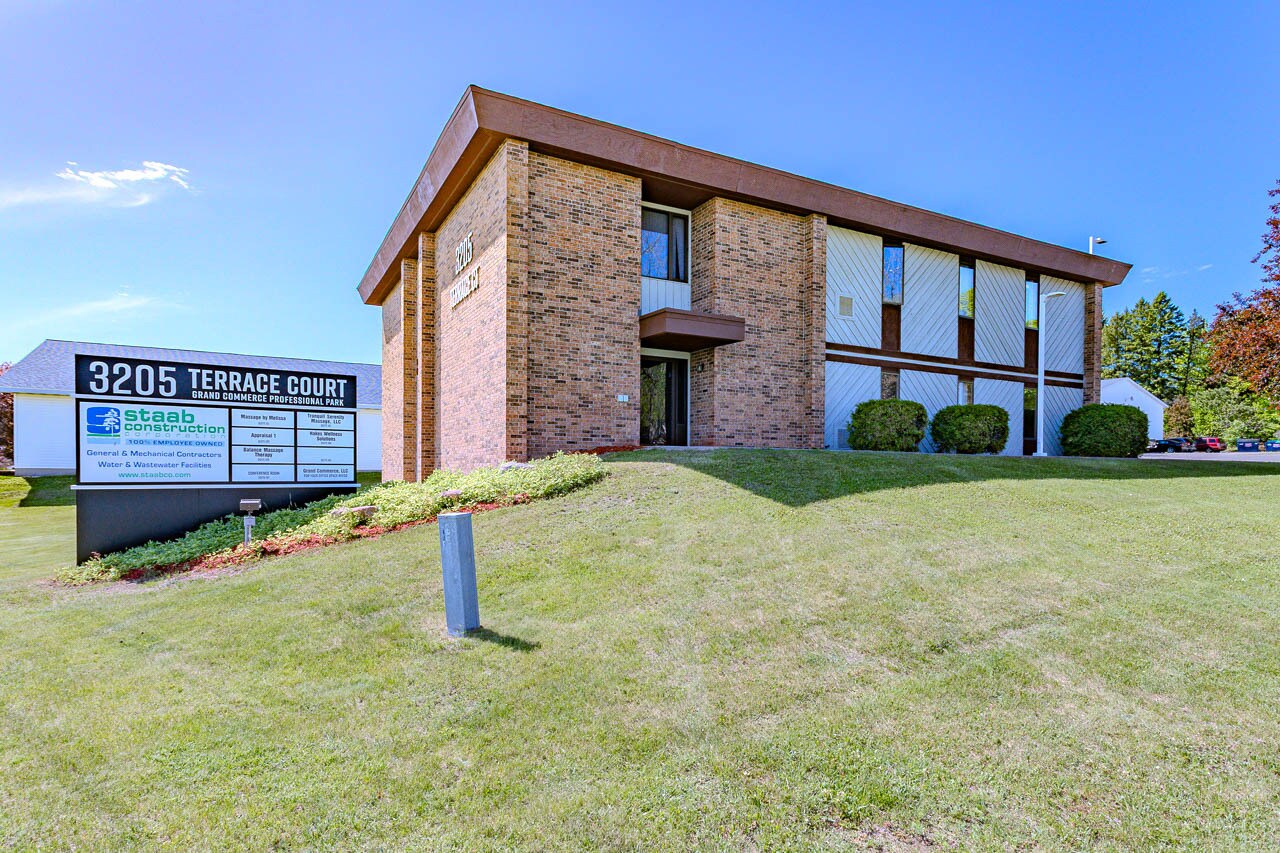 3205 Terrace Ct, Wausau, WI à vendre Photo de l’immeuble– Image 1 sur 50