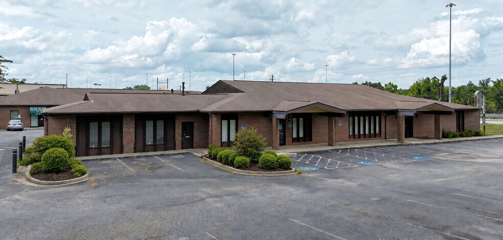 3586 Riverside Dr, Macon-Bibb, GA à louer - Photo de l’immeuble – Image 1 sur 2