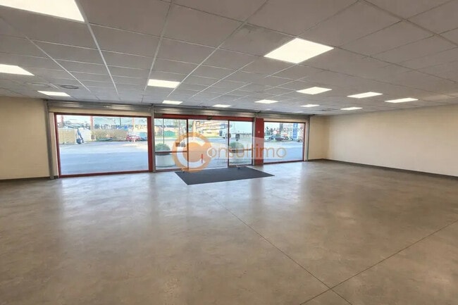 Plus de détails pour Local commercial à louer