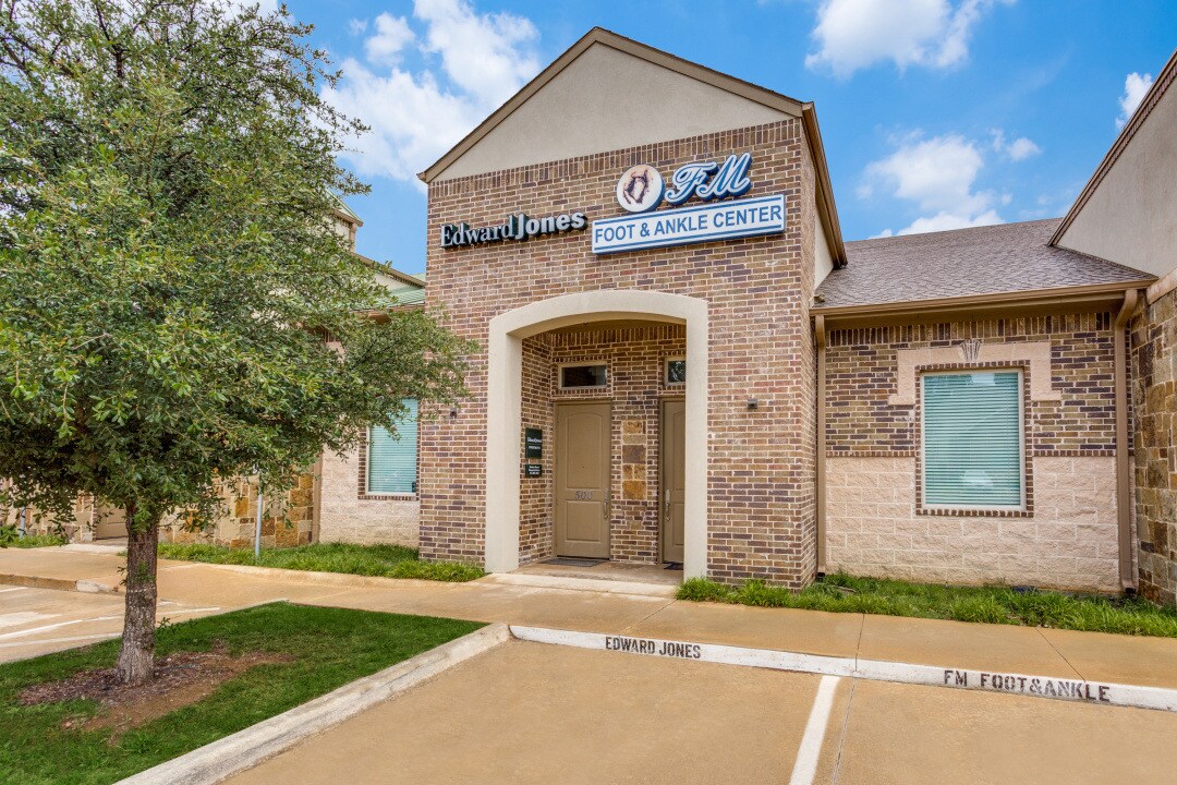 4491 Long Prairie Rd, Flower Mound, TX à louer Photo de l’immeuble– Image 1 sur 5