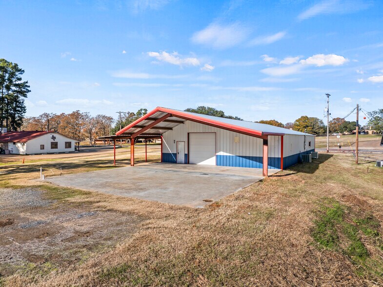802 E Main St, Omaha, TX à vendre - Photo de l’immeuble – Image 3 sur 16