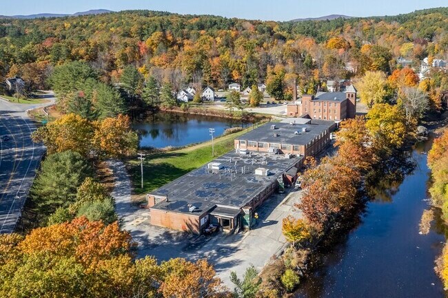 Plus de détails pour 1 Riverside Way, Wilton, NH - Industriel/Logistique à louer