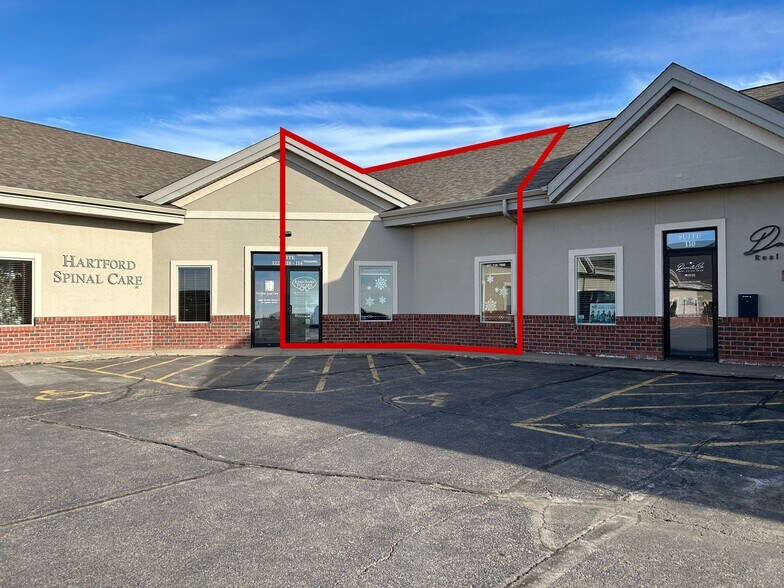 304 W Highway 38, Hartford, SD à louer - Photo de l’immeuble – Image 1 sur 7