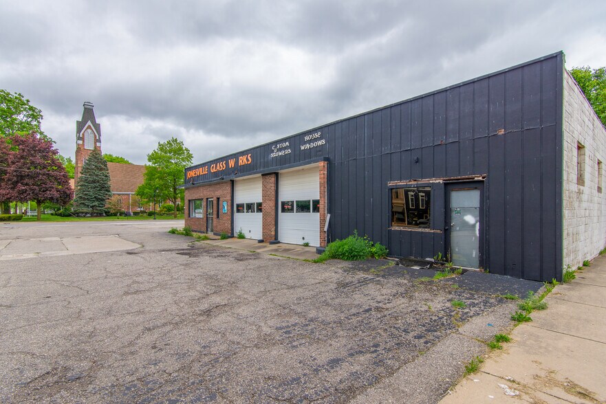 264 E Chicago St, Jonesville, MI à vendre - Photo de l’immeuble – Image 2 sur 18