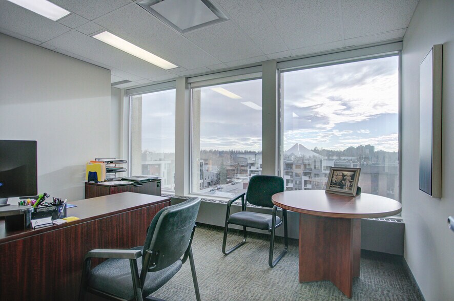 1509 Centre St SW, Calgary, AB à louer - Photo intérieure – Image 3 sur 5