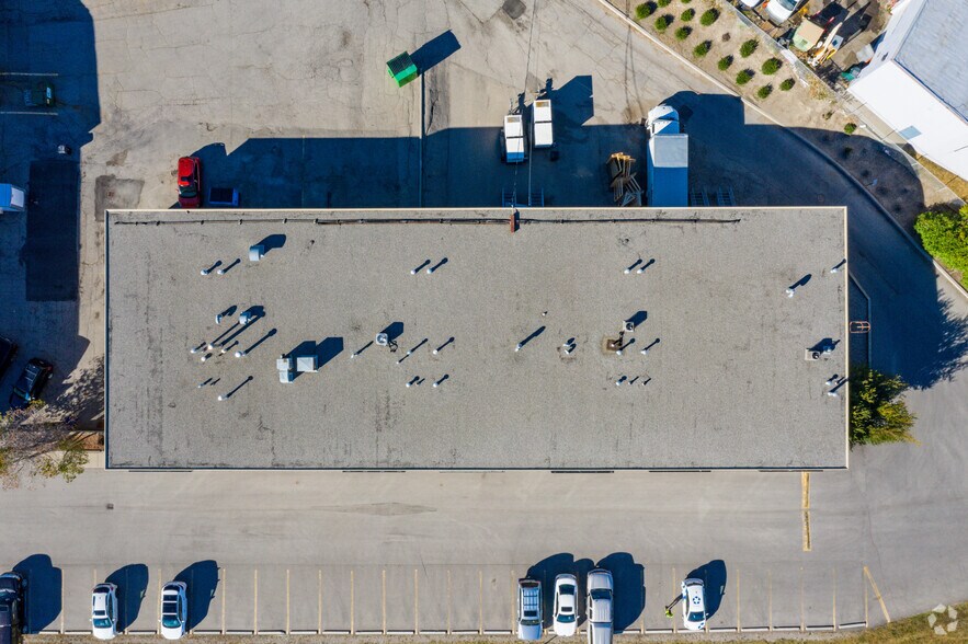 401-413 Forge Rd SE, Calgary, AB à louer - Aérien – Image 3 sur 9