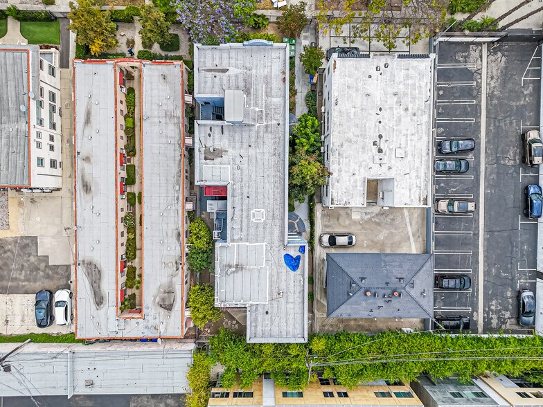 1131 Lodi Pl, Los Angeles, CA à vendre - Photo de l’immeuble – Image 3 sur 10