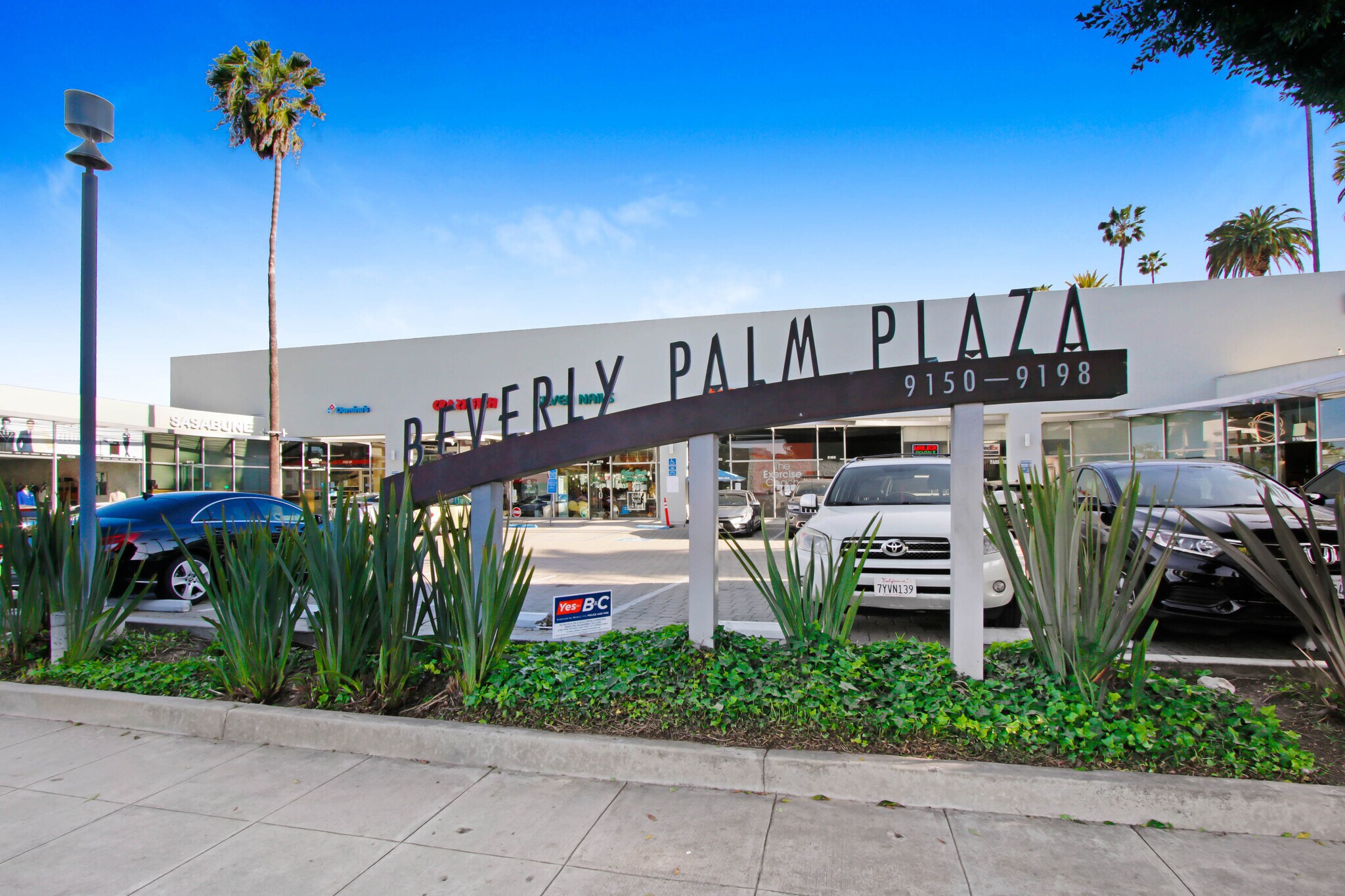 9150-9198 W Olympic Blvd, Beverly Hills, CA à louer Photo de l’immeuble– Image 1 sur 15