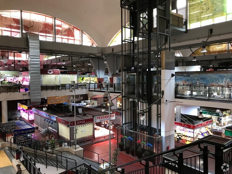 Plaza la Cebada, 17, Madrid, Madrid à vendre - Photo de l’immeuble – Image 2 sur 3