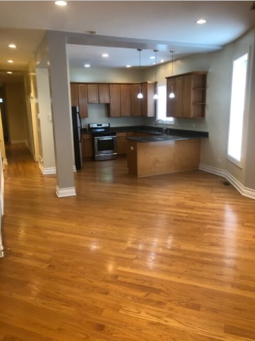 724 E 50th Pl, Chicago, IL à vendre - Photo intérieure – Image 3 sur 8
