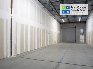 7906 Kingspointe Pky, Orlando, FL à louer Photo intérieure– Image 1 sur 2