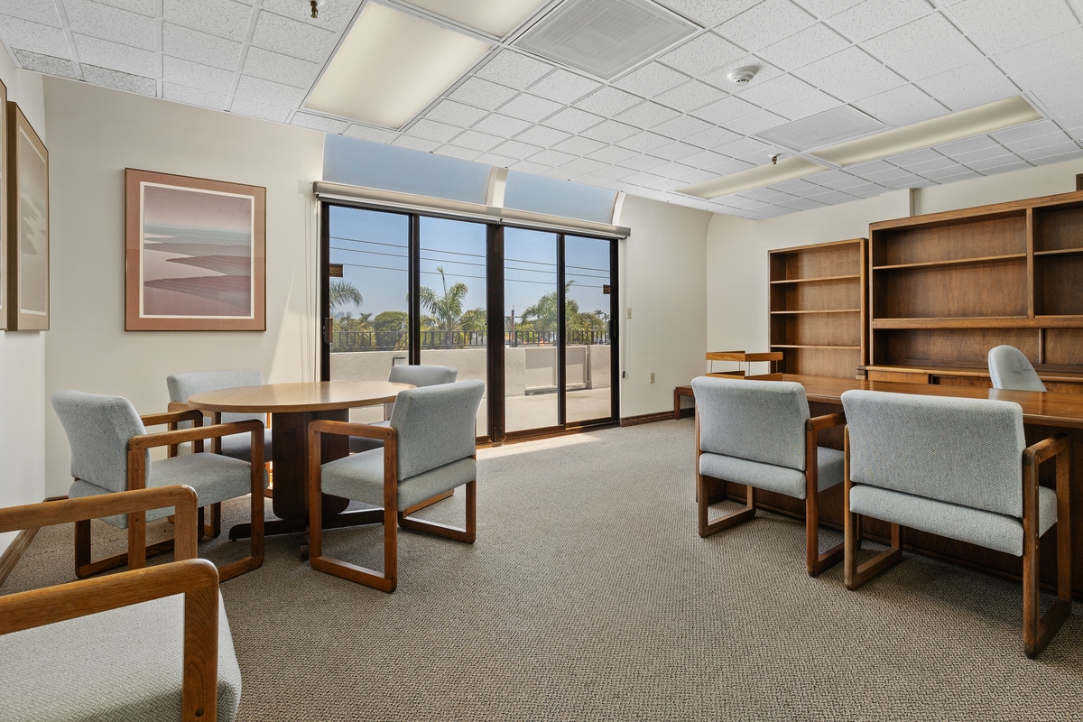 1001 B Ave, Coronado, CA 92118 - Lot 307 - - Photo intérieure - Image 2 of 10