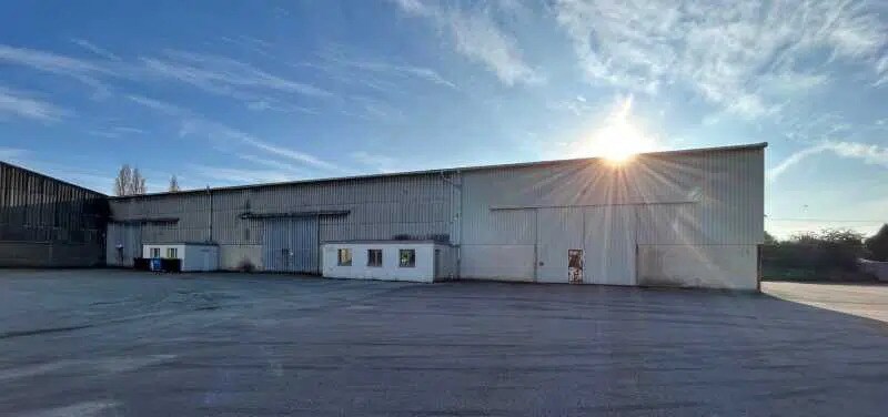 Local d'activités dans Le Grand-Quevilly à vendre - Photo de l’immeuble – Image 3 sur 8