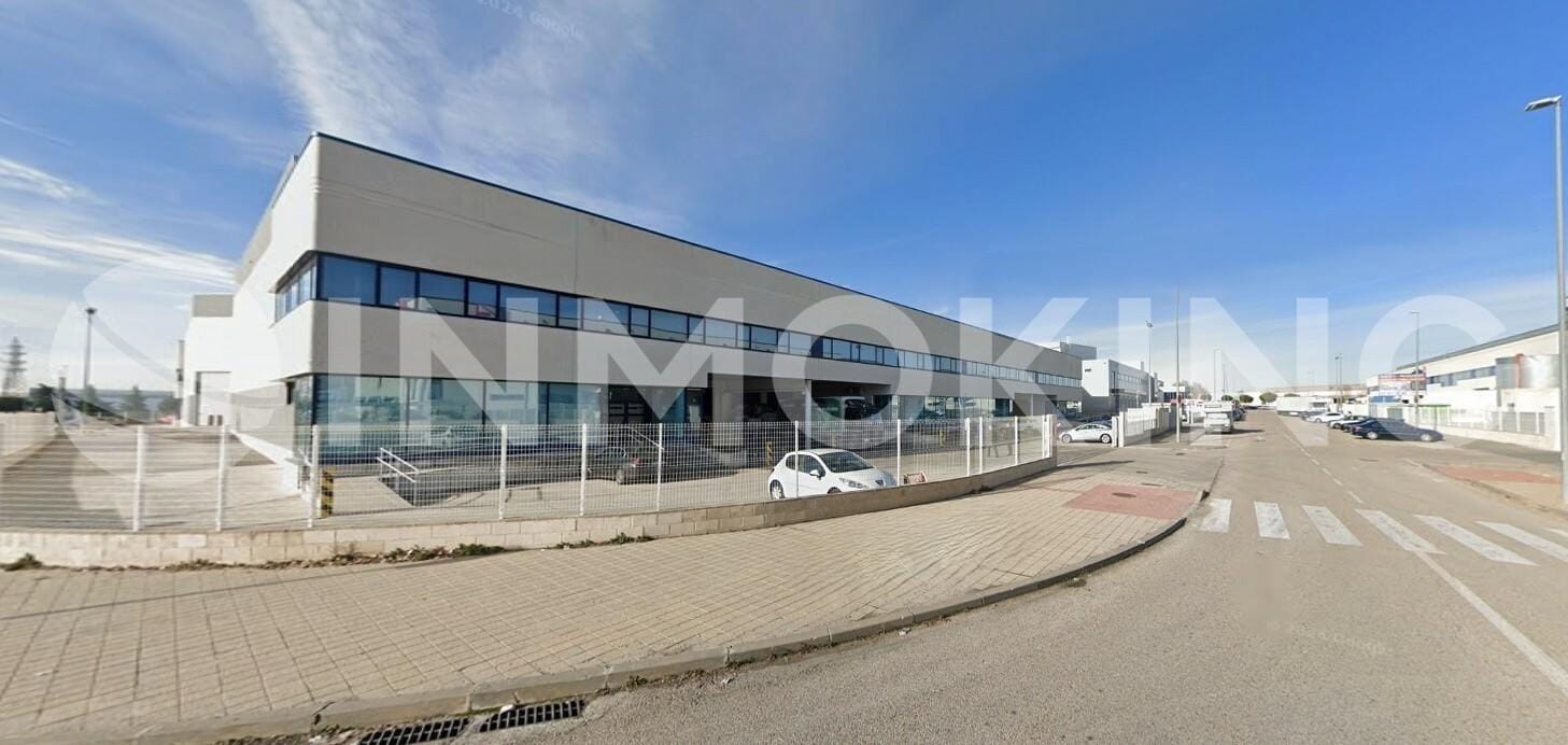 Industriel/Logistique dans San Fernando de Henares, Madrid à louer Photo de l’immeuble– Image 1 sur 7